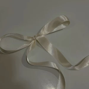 عکس 𝑾𝒉𝒐 𝒊𝒔 𝒔𝒉𝒆?