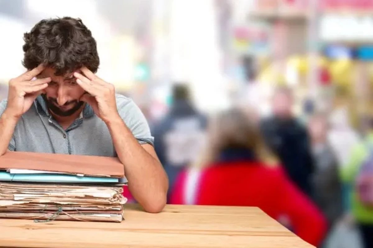 عکس نکات صحبت با فرد مضطرب|به فرد مضطرب چه بگوییم و چه نگوییم