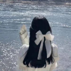 عکس 𝐸𝓁𝓁𝒶