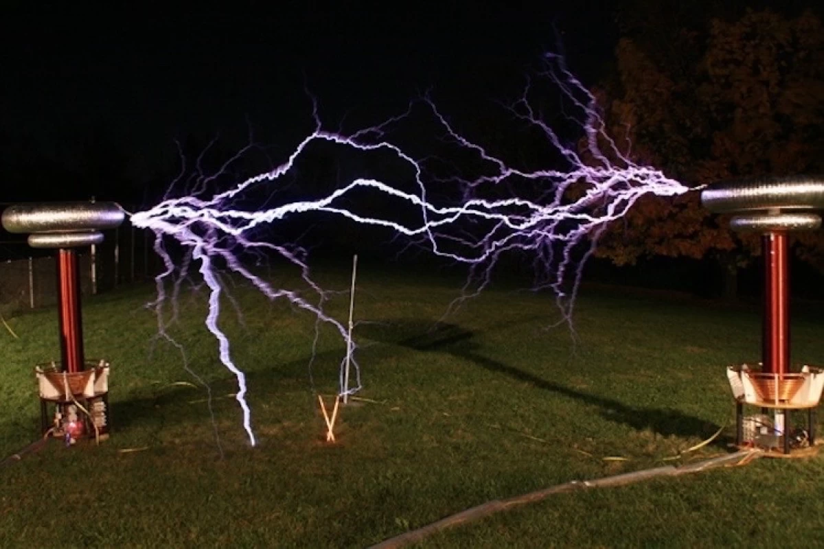 عکس ذهنِ فراتر از ولتاژ.