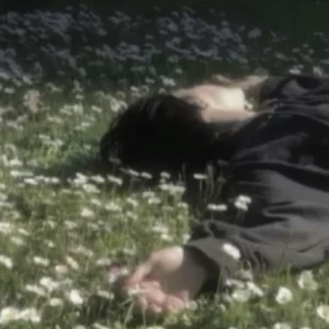 عکس هنوز تماشایت می کنم