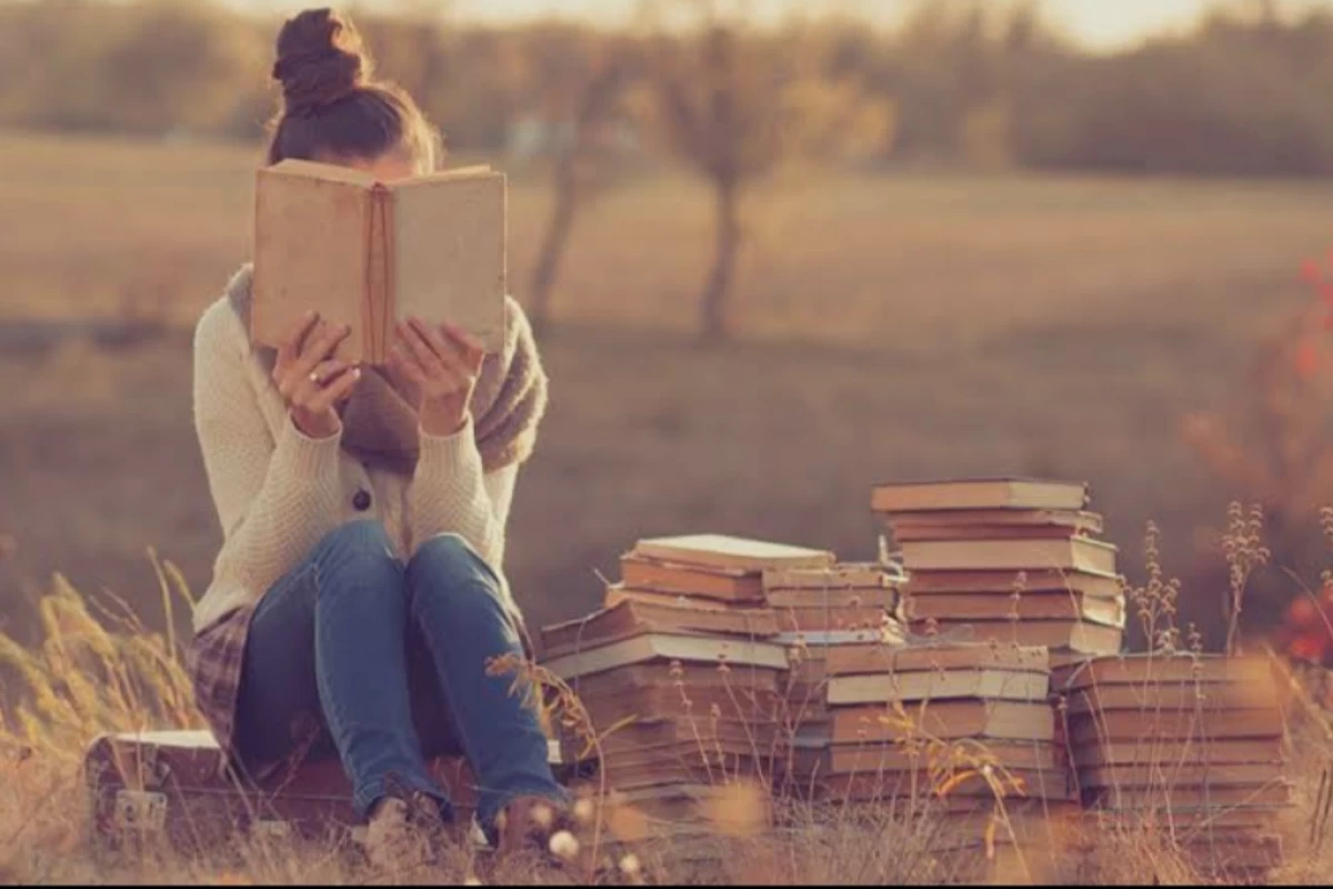 عکس «فراسوی کلمات: قدرت جسمی و روحی مطالعهٔ هدفمند»