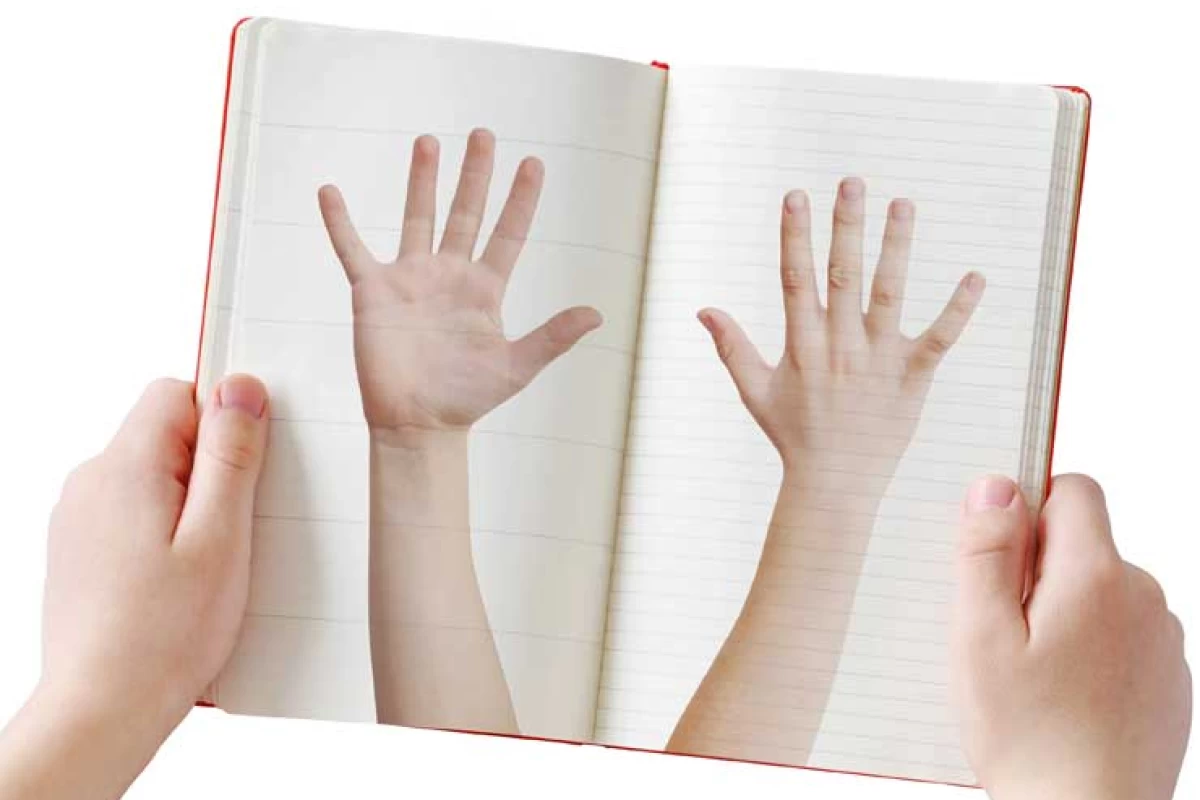 عکس چرا یک دست را بر دست دیگر ترجیح می‌دهیم؟