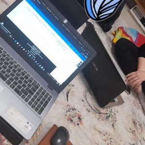 عکس دانشجو و امتحانات مجازی و تقلبات حضوری👩‍🎓
