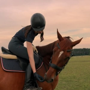 عکس چیزهایی که باید دربارهٔ ایمنی اسب‌سواری بدونی (و هیچ‌کس بهت نگفته!)