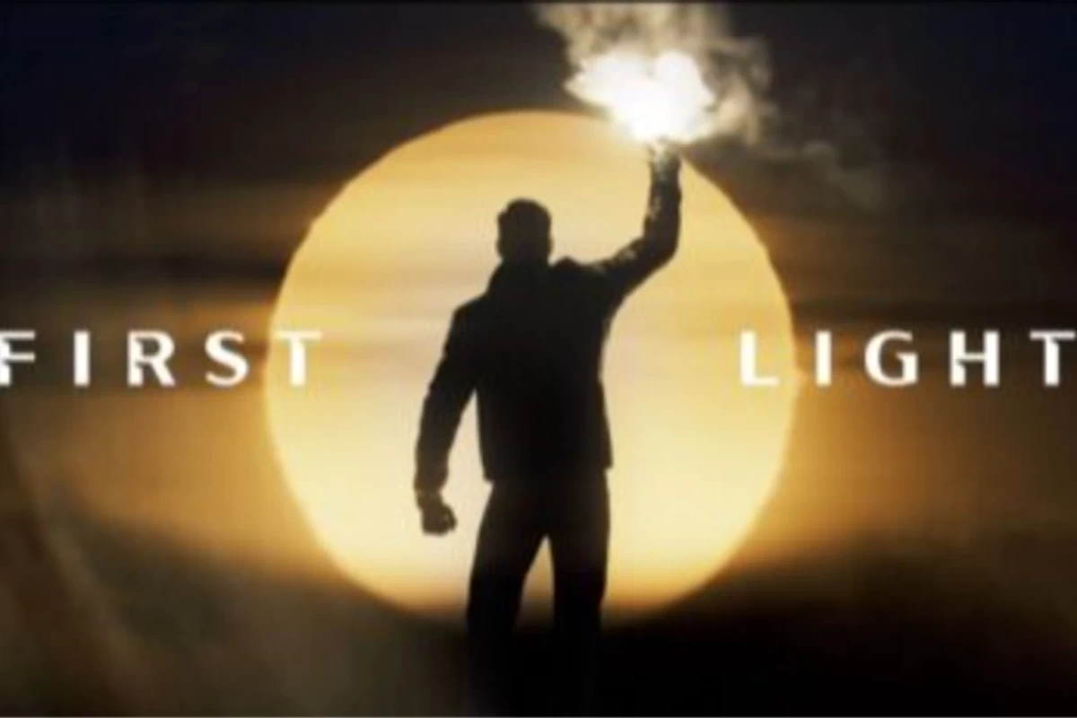 عکس نقدها و نمرات First Light 007 منتشر شدند
