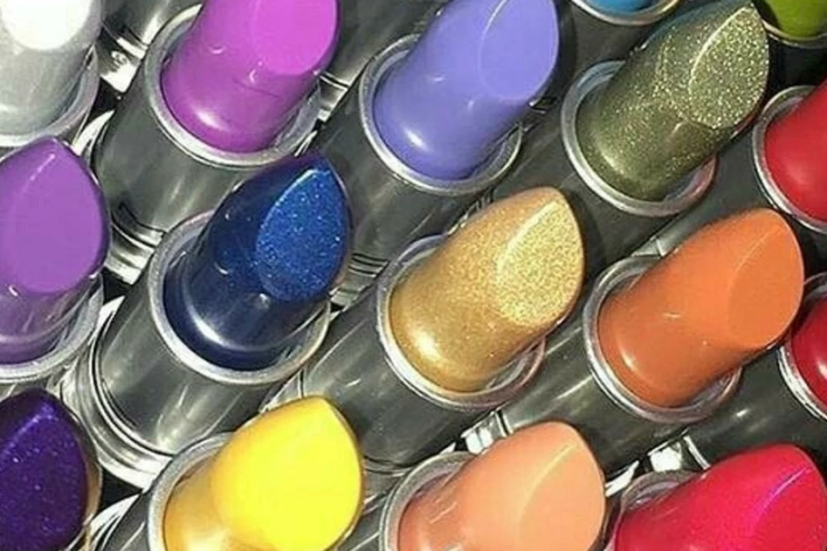 تاریخچه رژ لب؛ از سم تا زیبایی